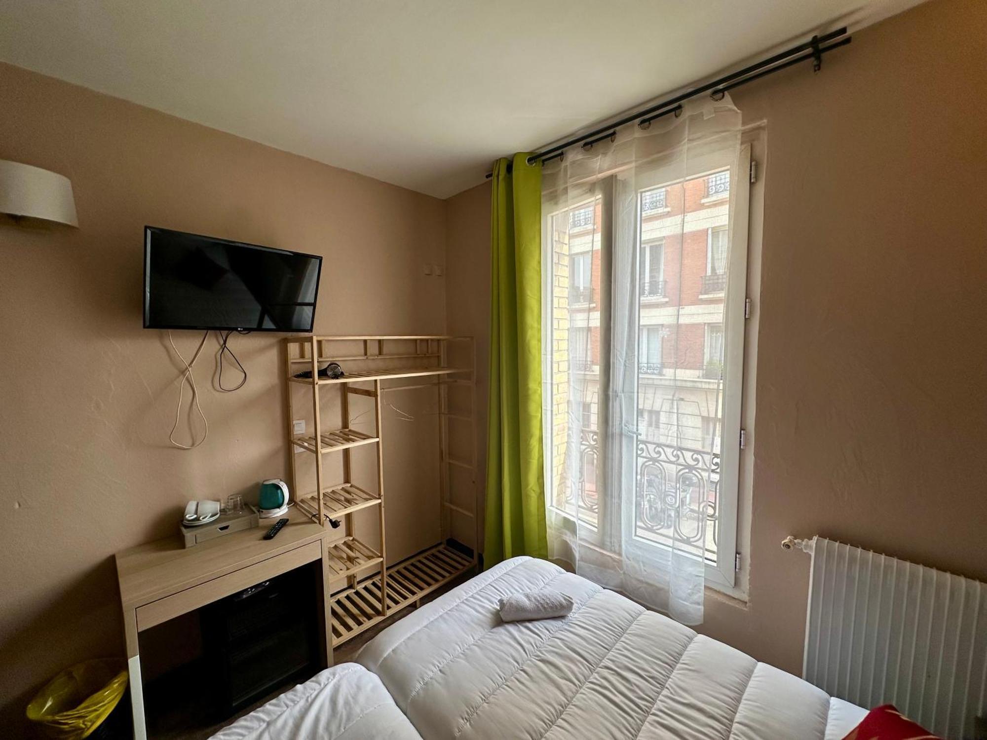 Hotel Victor Hugo Clamart ภายนอก รูปภาพ